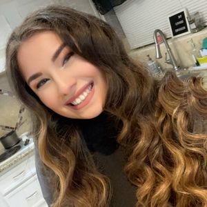 Meet your Posher, Angela